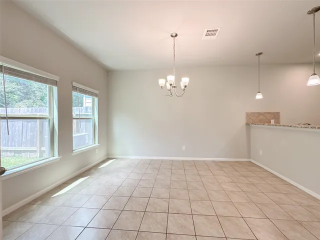 $1,950 | 105 Camelot Pl Court, Conroe, TX 77304