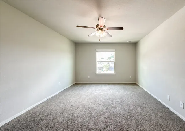 $1,950 | 105 Camelot Pl Court, Conroe, TX 77304