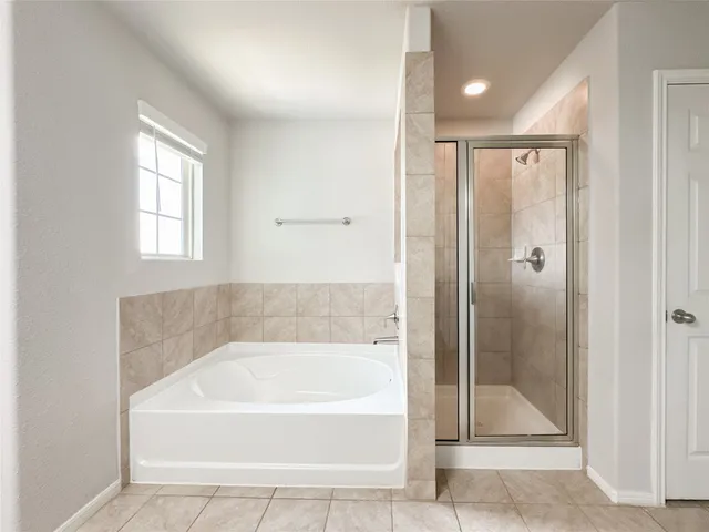 $1,899 | 105 Camelot Pl Court, Conroe, TX 77304