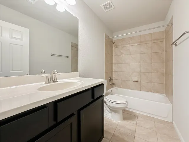 $1,950 | 105 Camelot Pl Court, Conroe, TX 77304