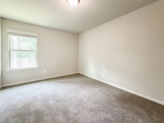 $1,950 | 105 Camelot Pl Court, Conroe, TX 77304