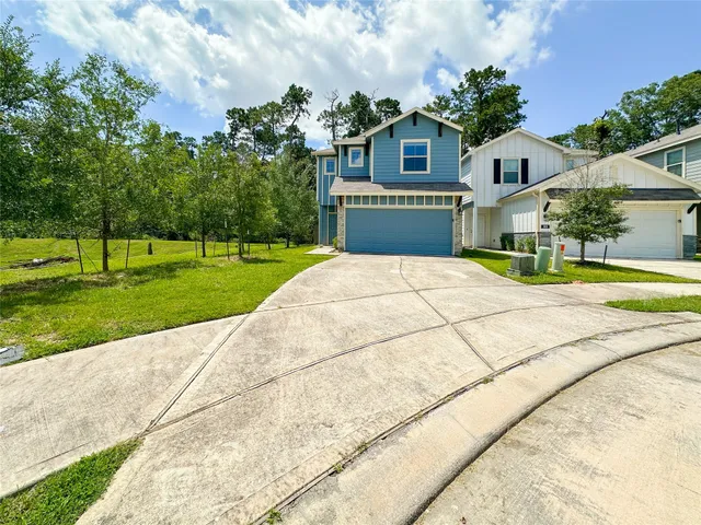 $1,950 | 105 Camelot Pl Court, Conroe, TX 77304