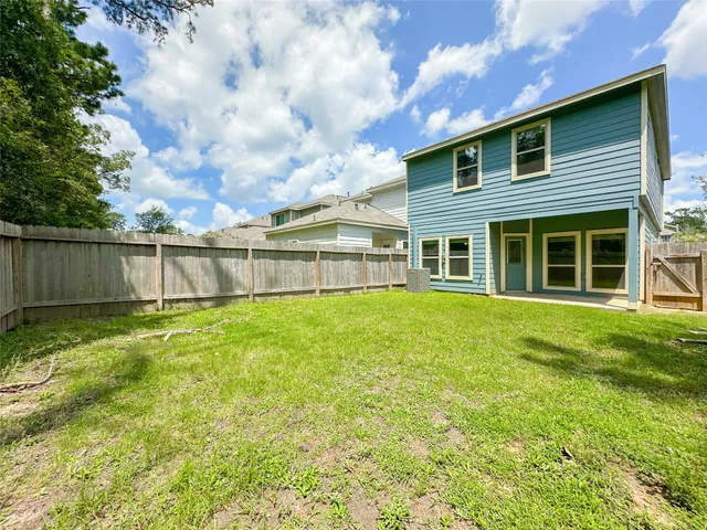 $1,899 | 105 Camelot Pl Court, Conroe, TX 77304