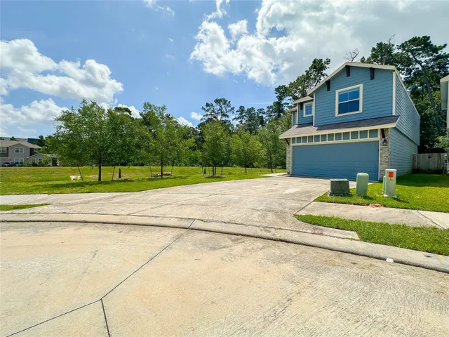 $1,950 | 105 Camelot Pl Court, Conroe, TX 77304