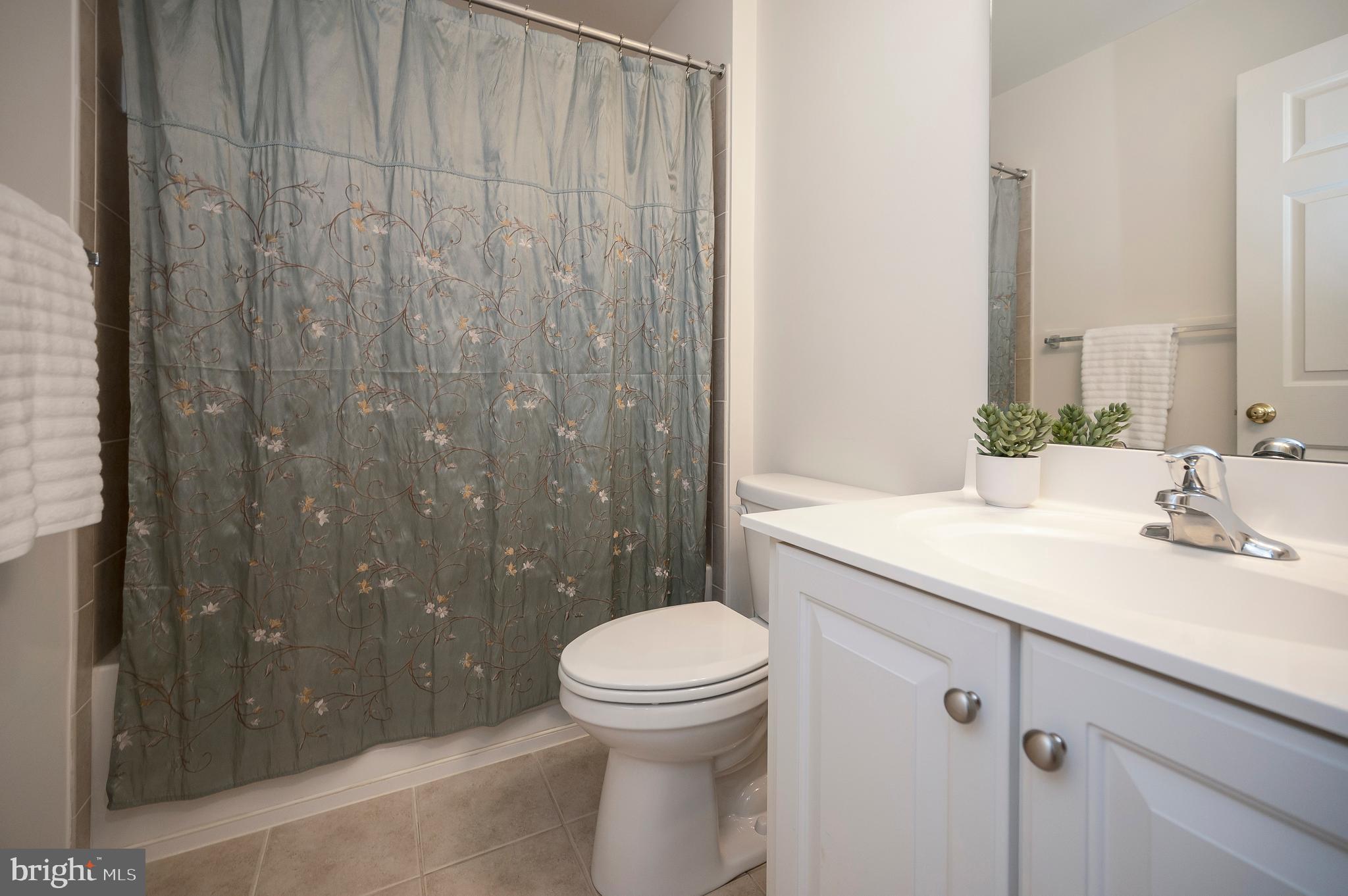 9709 Big Bethel Road Fredericksburg, VA 22407 - Photo 48 of 82 guest bath