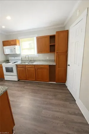 $229,900 | 15 College Street, Thomasville, NC 27360