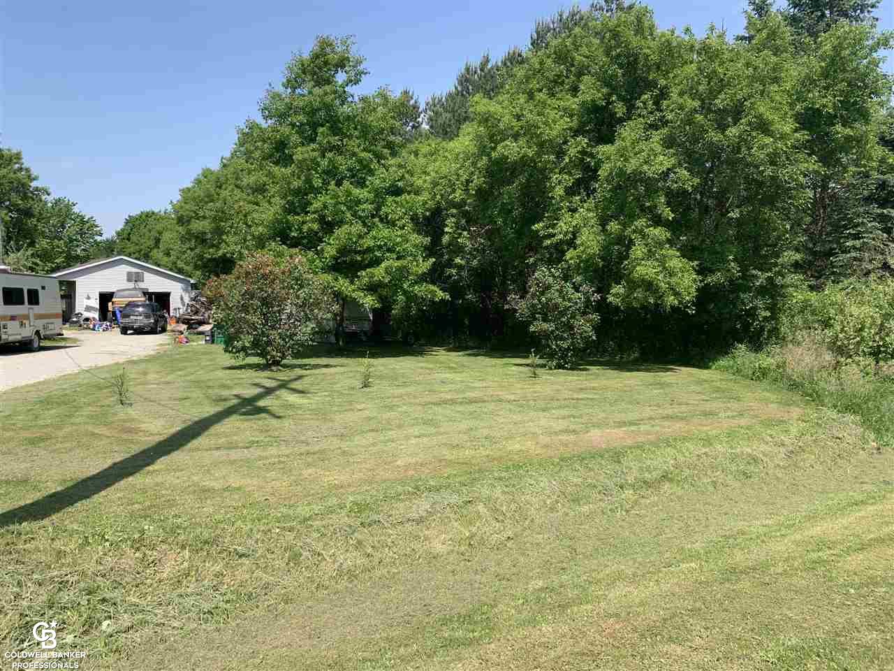 8903 Bricker Road Avoca, MI 48006 - Photo 2 of 33