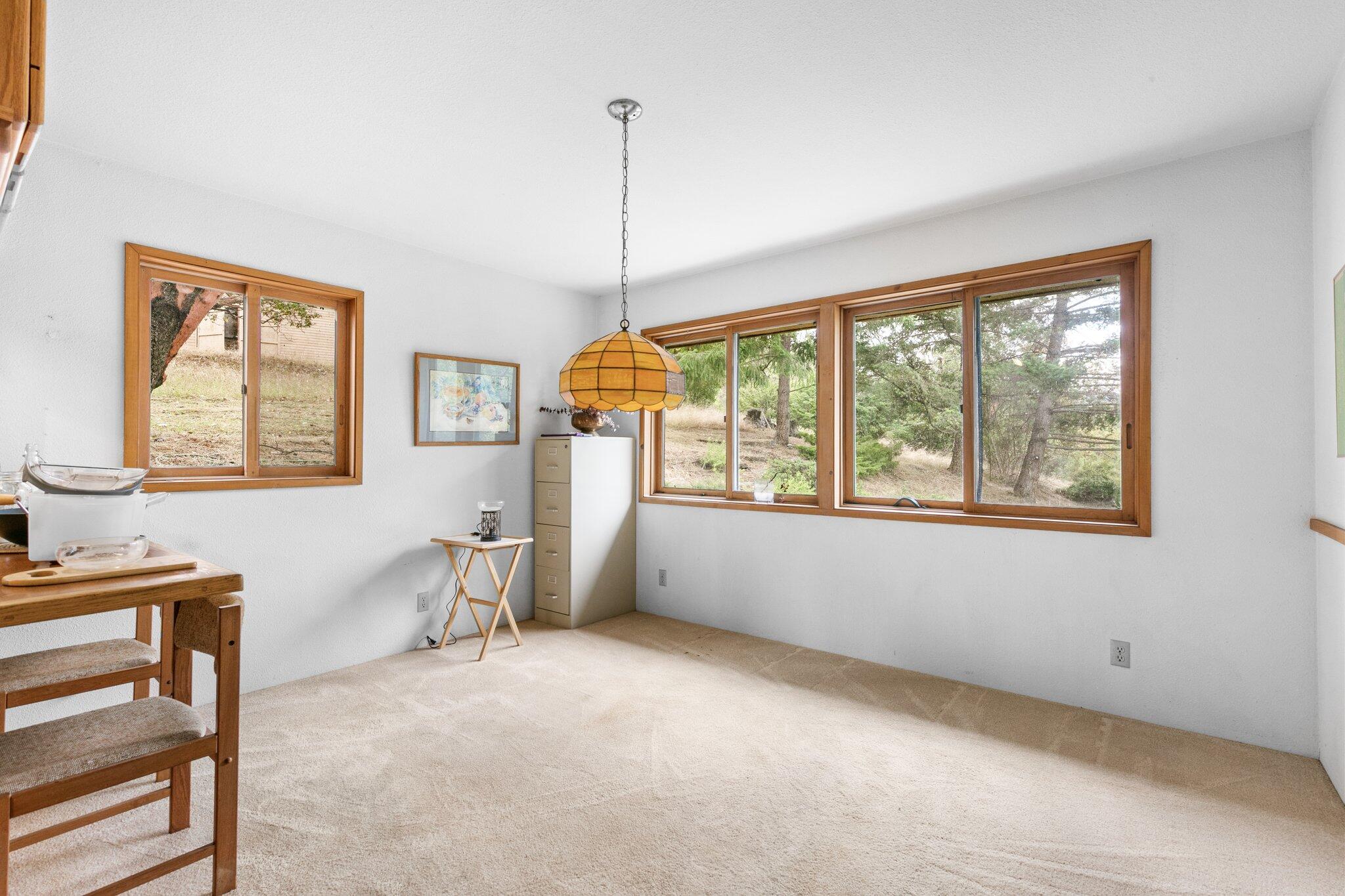 8025 Rapp Lane Talent, OR 97540 - Photo 9 of 40 9-web-or-mls-IMGM1435