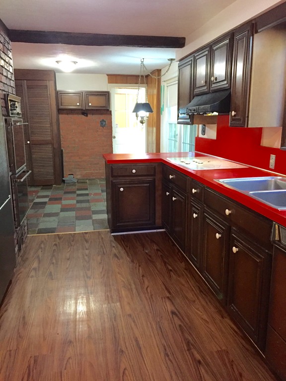 686 Amostown Road West Springfield, MA 01089 - Photo 12 of 18