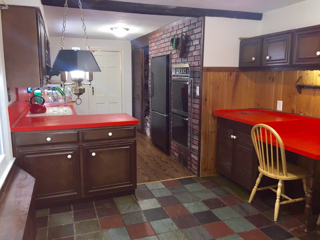 686 Amostown Road West Springfield, MA 01089 - Photo 13 of 18