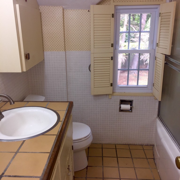 686 Amostown Road West Springfield, MA 01089 - Photo 18 of 18