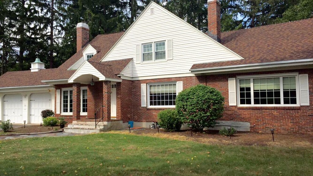 686 Amostown Road West Springfield, MA 01089 - Photo 2 of 18