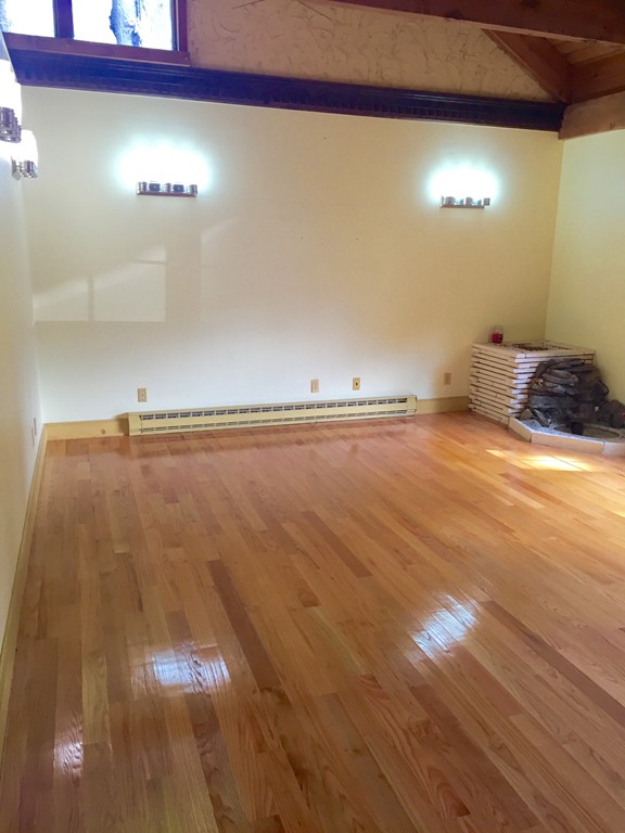 686 Amostown Road West Springfield, MA 01089 - Photo 7 of 18