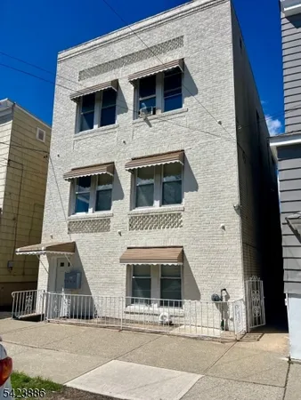 $2,395 | 279 Belmont Avenue, Unit 2, Belleville, NJ 07109