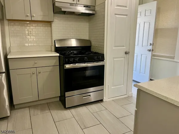 $2,395 | 279 Belmont Avenue, Unit 2, Belleville, NJ 07109