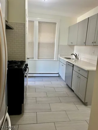 $2,395 | 279 Belmont Avenue, Unit 2, Belleville, NJ 07109