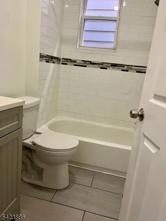$2,395 | 279 Belmont Avenue, Unit 2, Belleville, NJ 07109