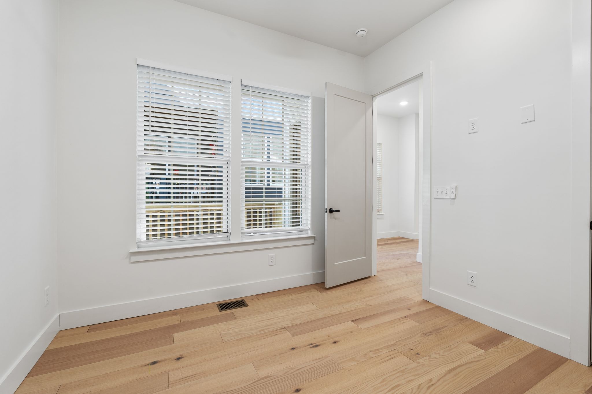 915 A Marilyn Road Nashville, TN 37209 - Photo 8 of 44