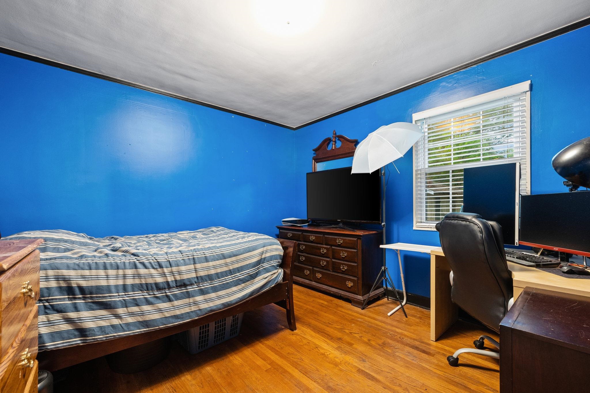 981 Tatum Road Memphis, TN 38122 - Photo 12 of 16 a room with pool table and a flat screen tv