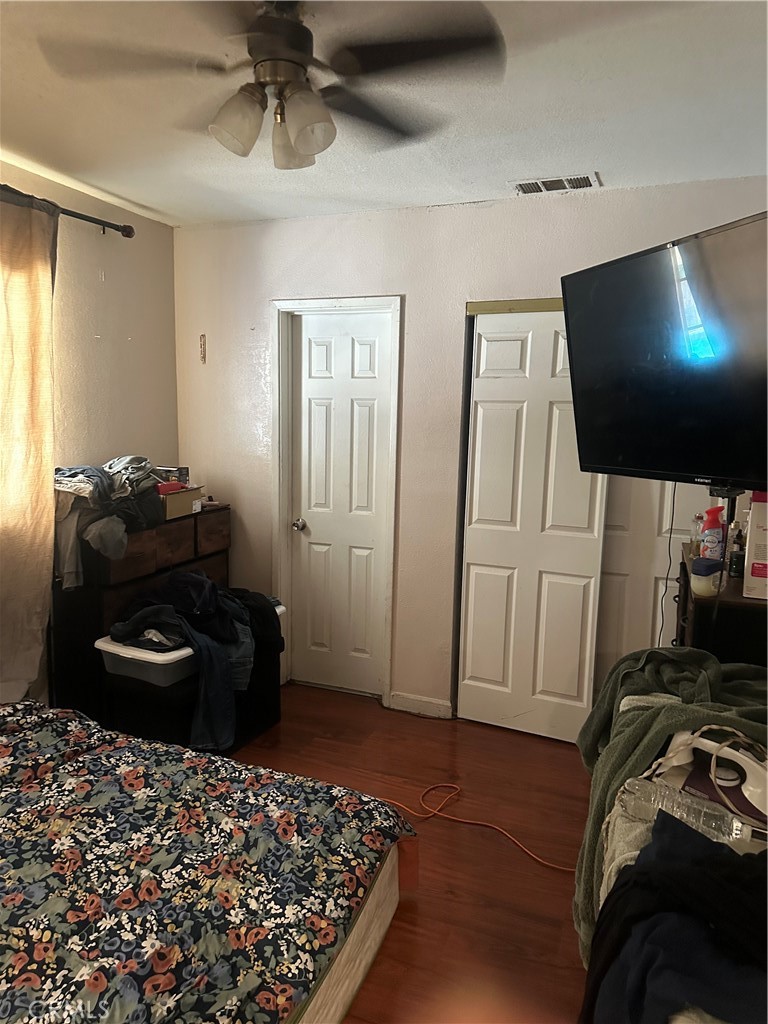 598 East Wilson Street Rialto, CA 92376 - Photo 5 of 9 Bedroom