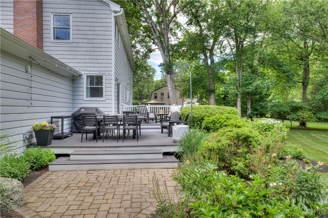 22 Pinetop Road Barrington, RI 02806 - Photo 37 of 40