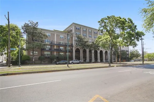 $2,300 | 1750 St Charles Avenue, Unit 614, New Orleans, LA 70130