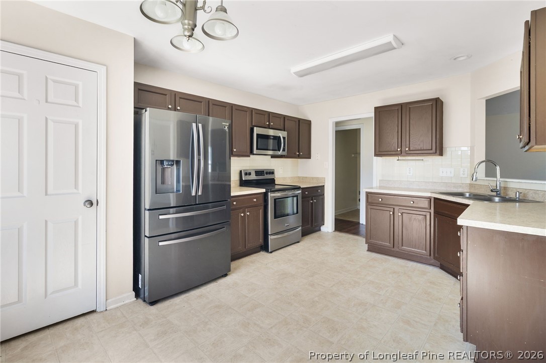 175 Ranier Drive Raeford, NC 28376 - Photo 4 of 17