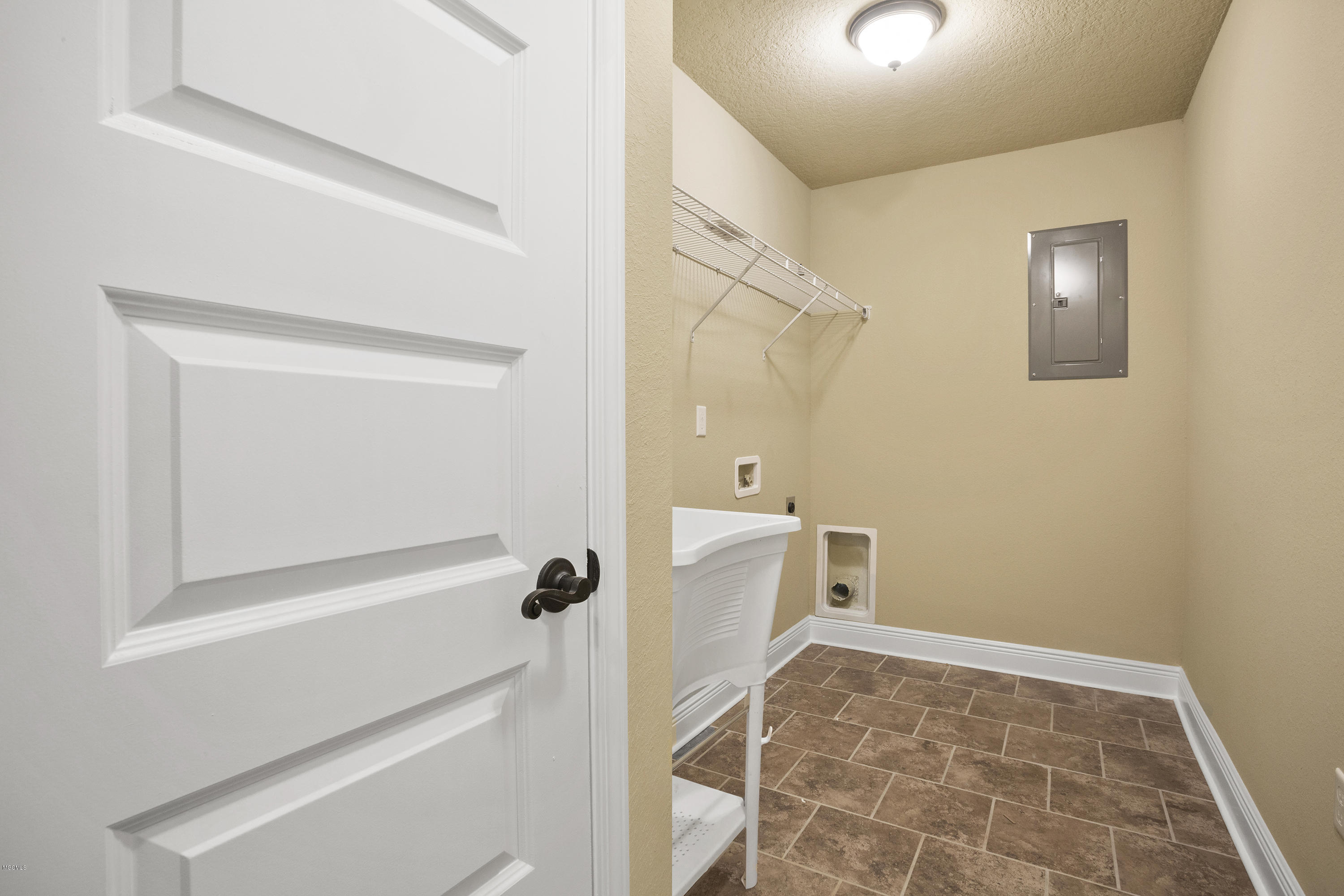 16429 Orange Grove Road Gulfport, MS 39503 - Photo 23 of 25 023