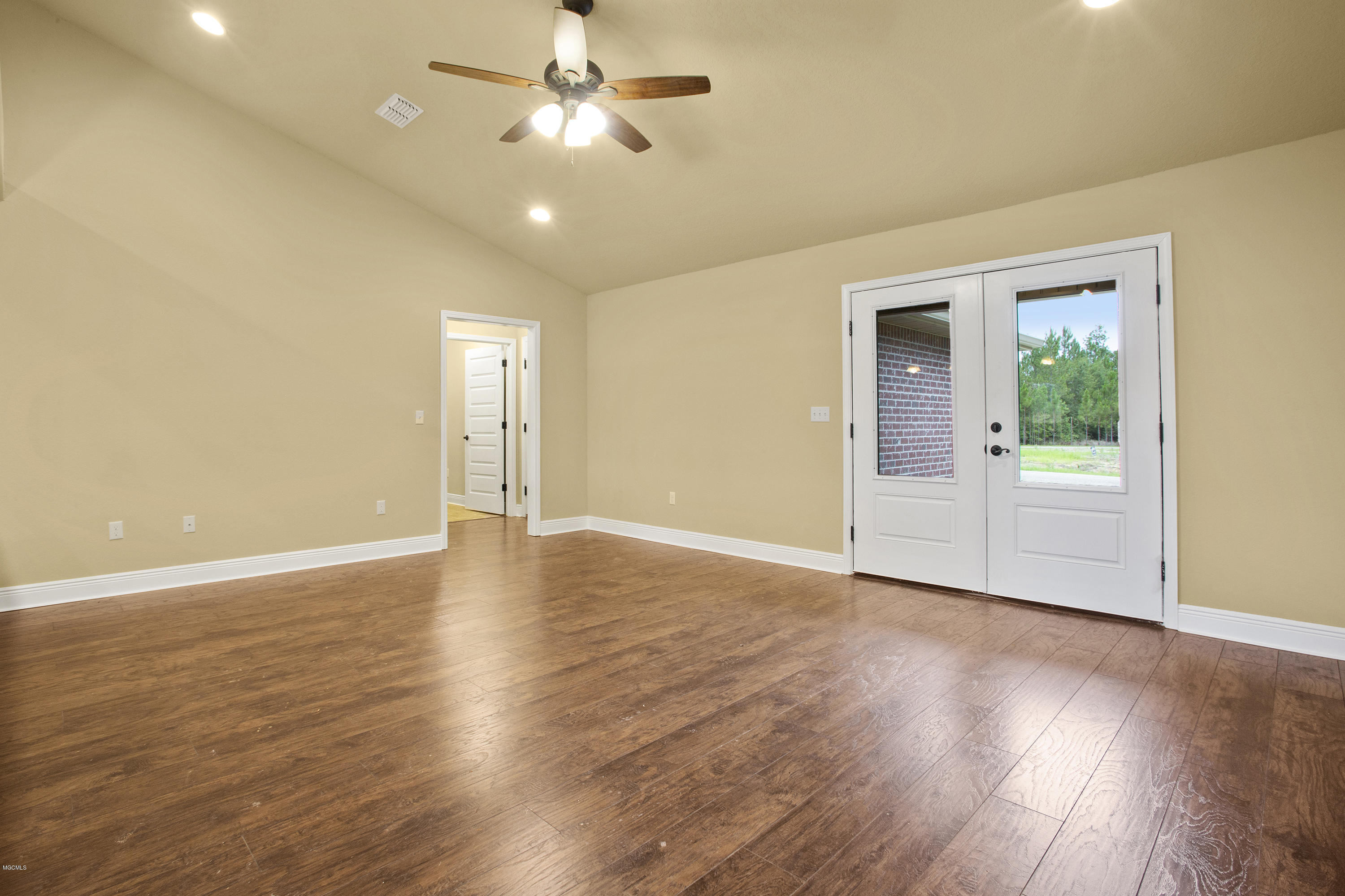 16429 Orange Grove Road Gulfport, MS 39503 - Photo 3 of 25 003