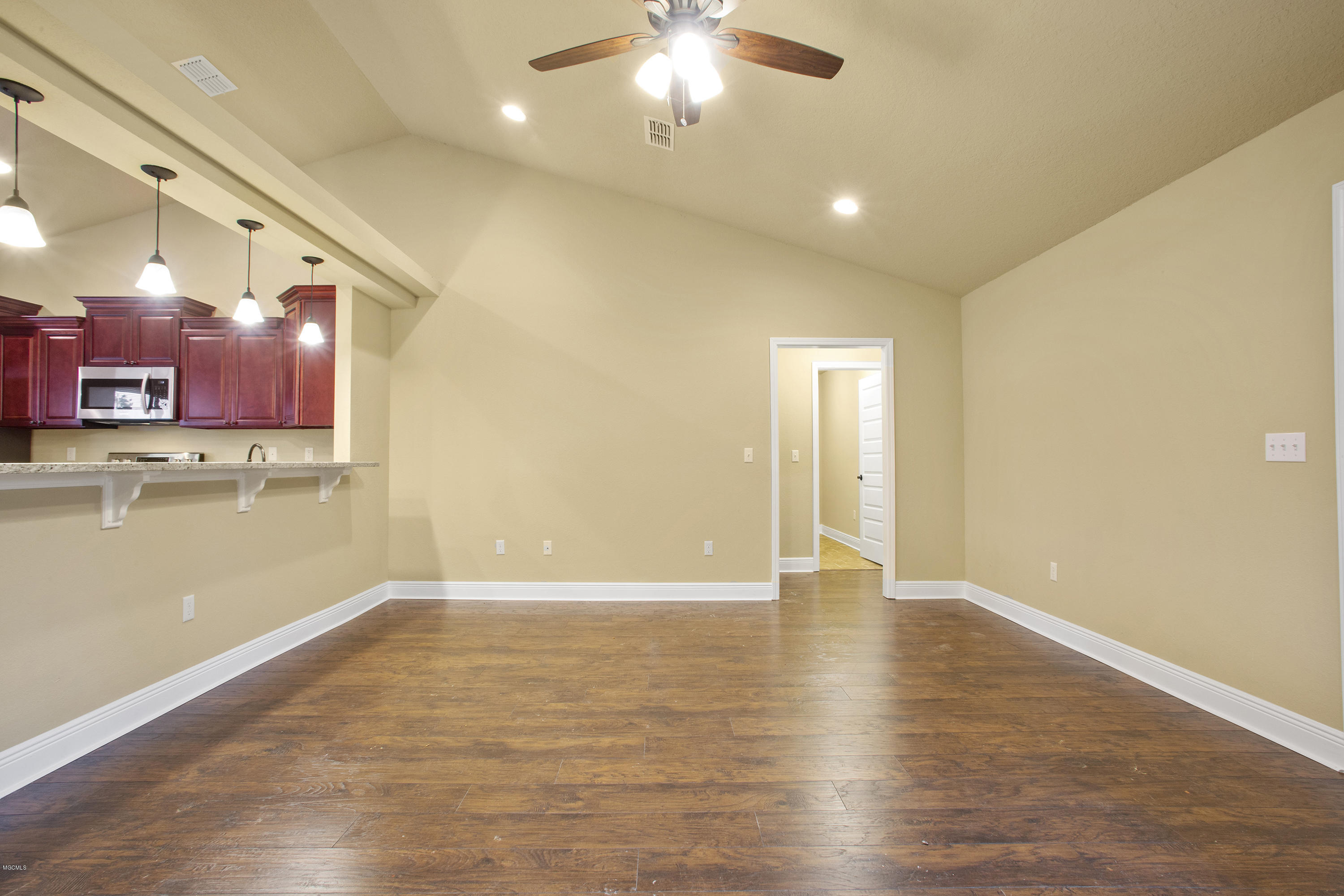 16429 Orange Grove Road Gulfport, MS 39503 - Photo 4 of 25 004