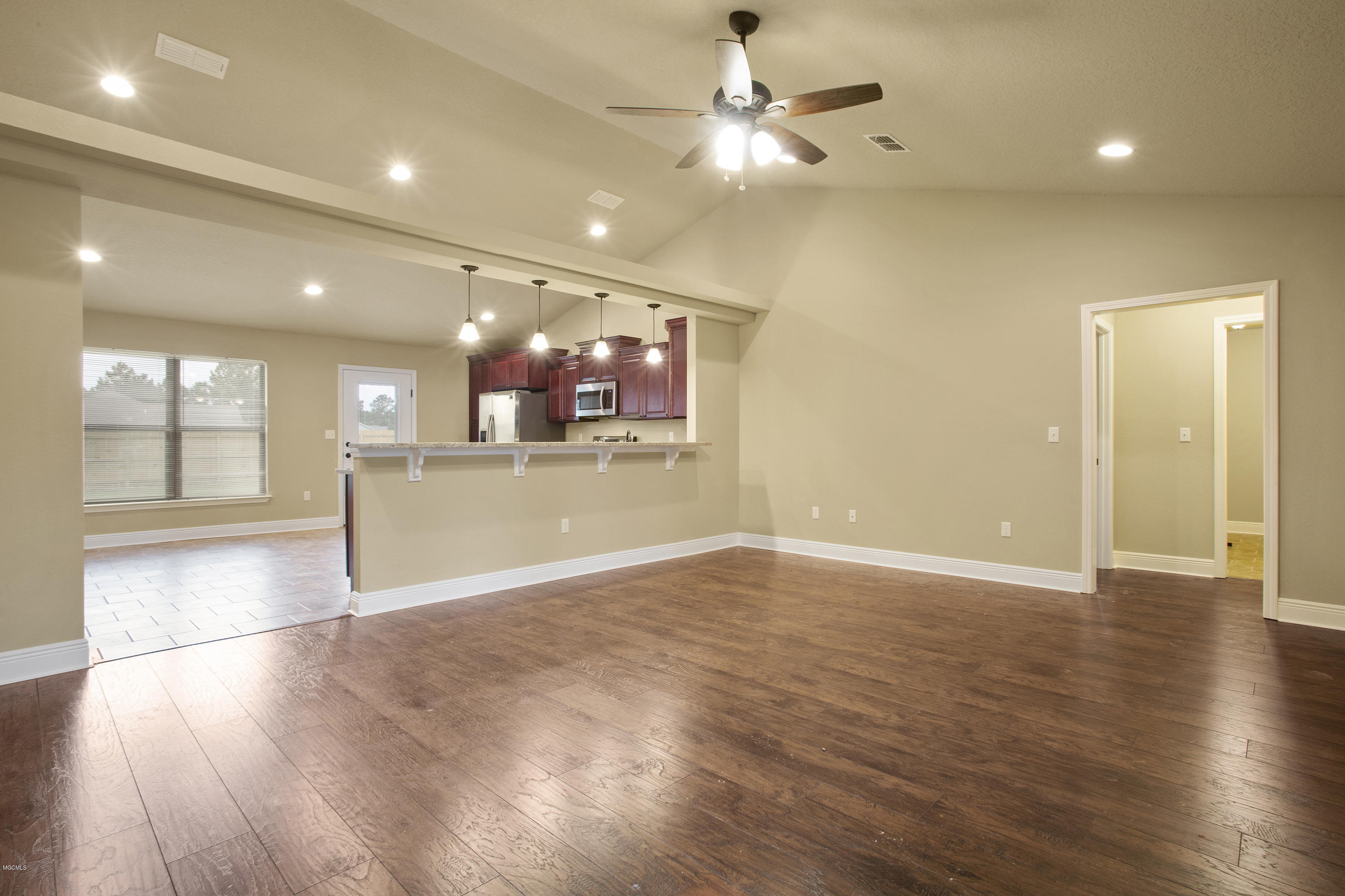 16429 Orange Grove Road Gulfport, MS 39503 - Photo 6 of 25 006