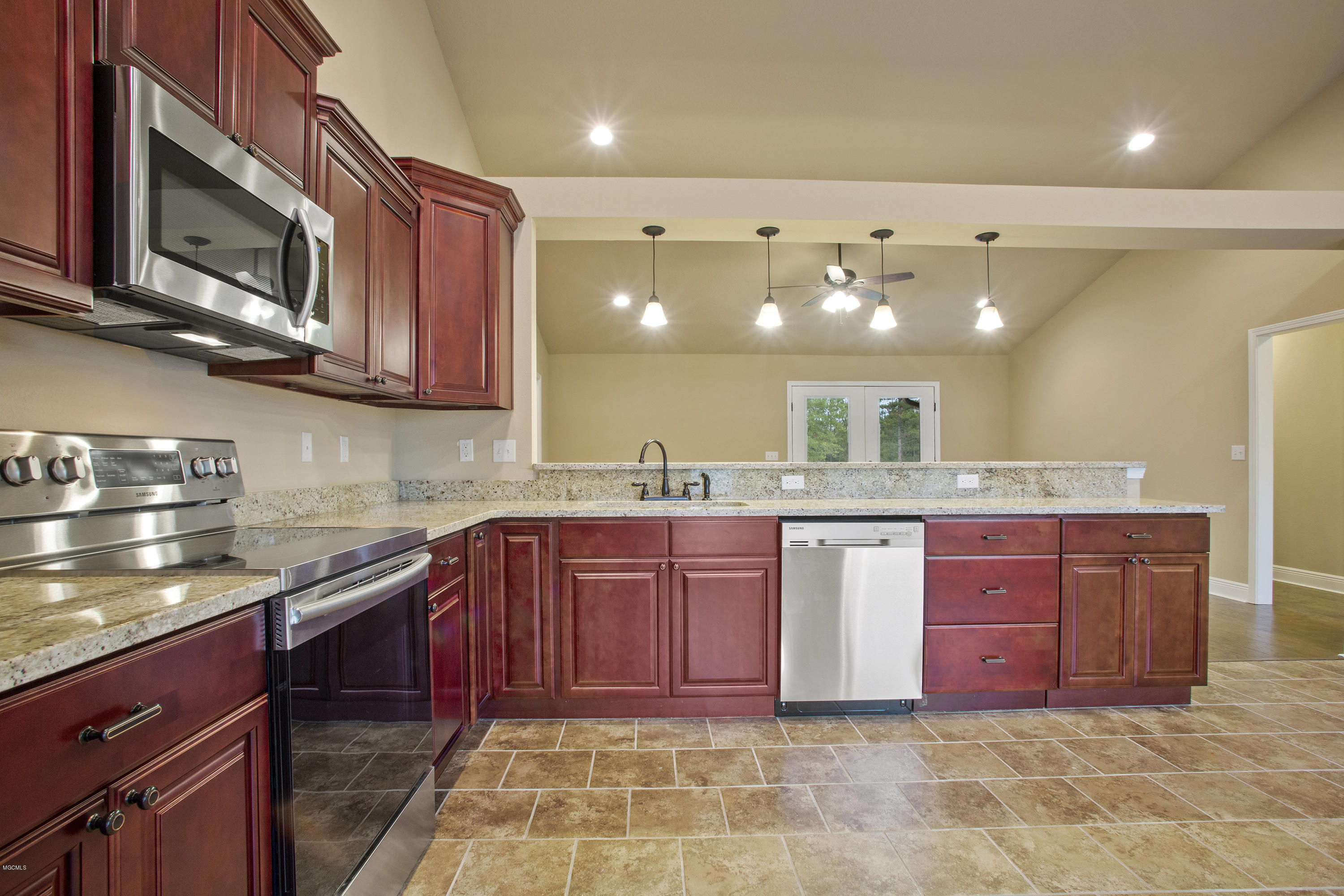 16429 Orange Grove Road Gulfport, MS 39503 - Photo 9 of 25 009