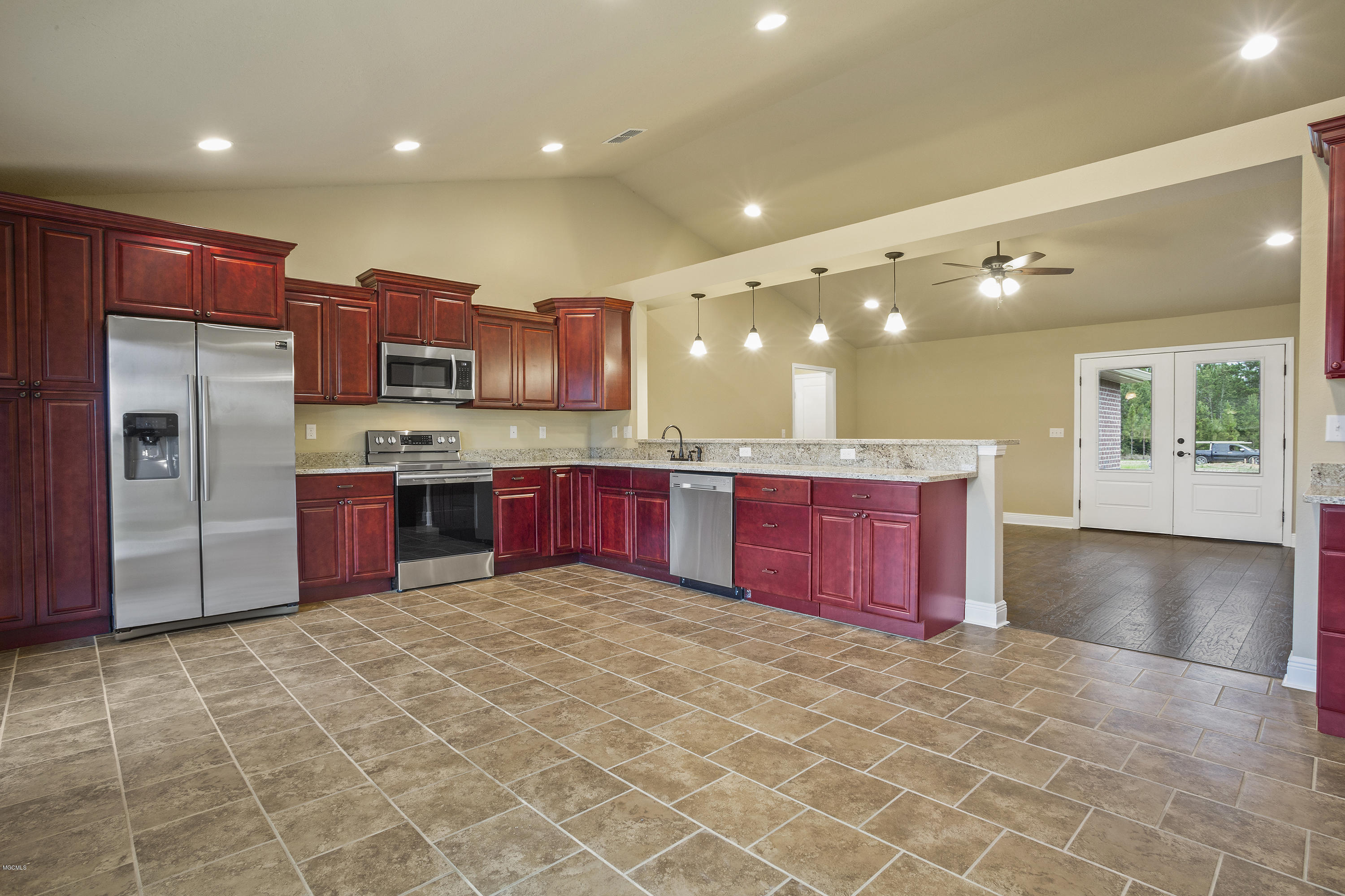 16429 Orange Grove Road Gulfport, MS 39503 - Photo 10 of 25 010