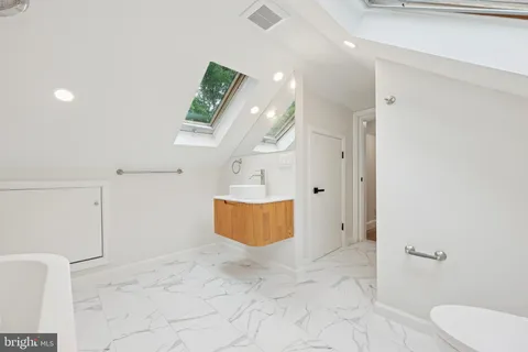 $1,299,000 | 100 Radnor Avenue, Villanova, PA 19085