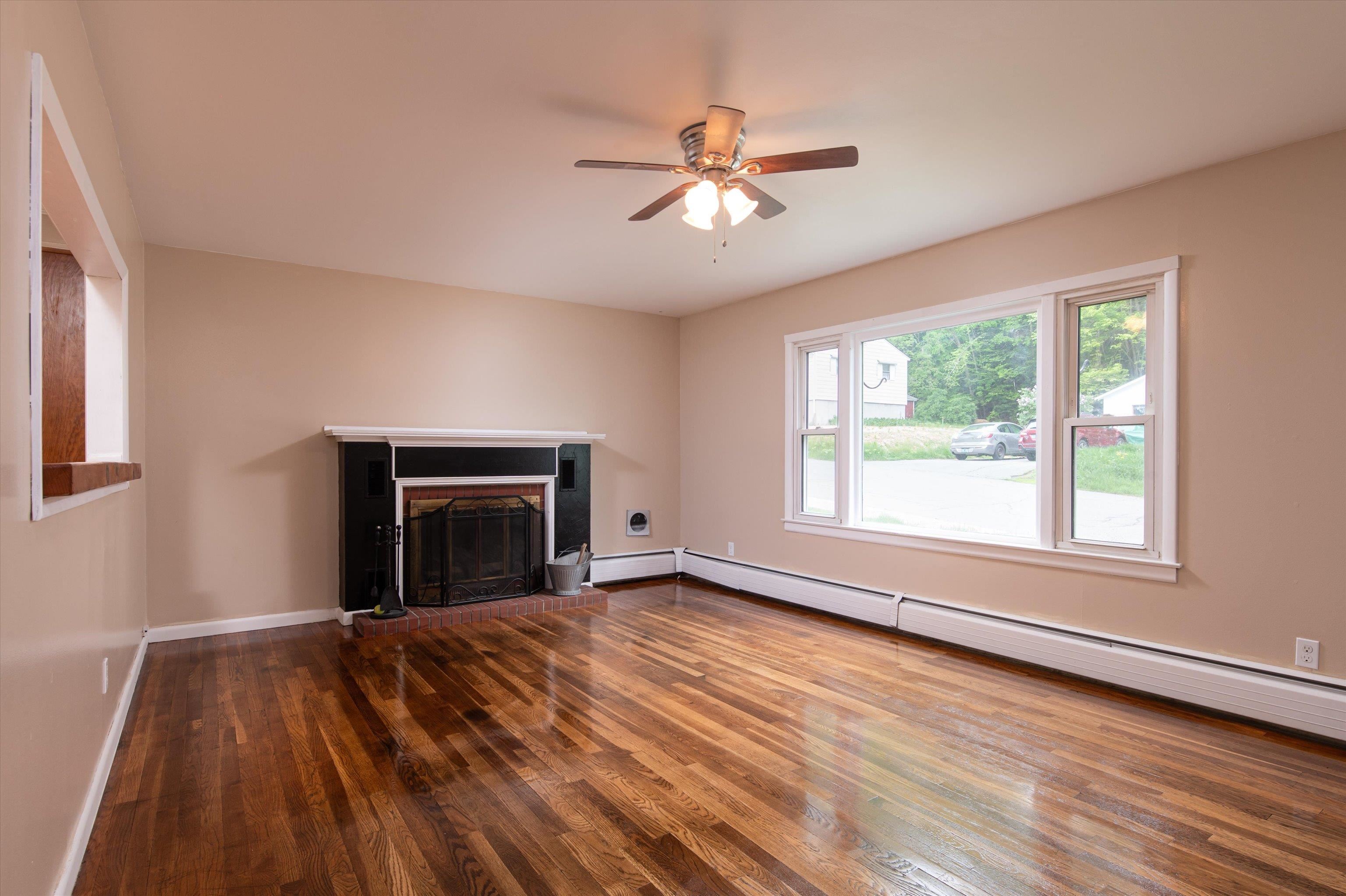 213 Commonwealth Avenue Springfield, VT 05156 - Photo 12 of 22