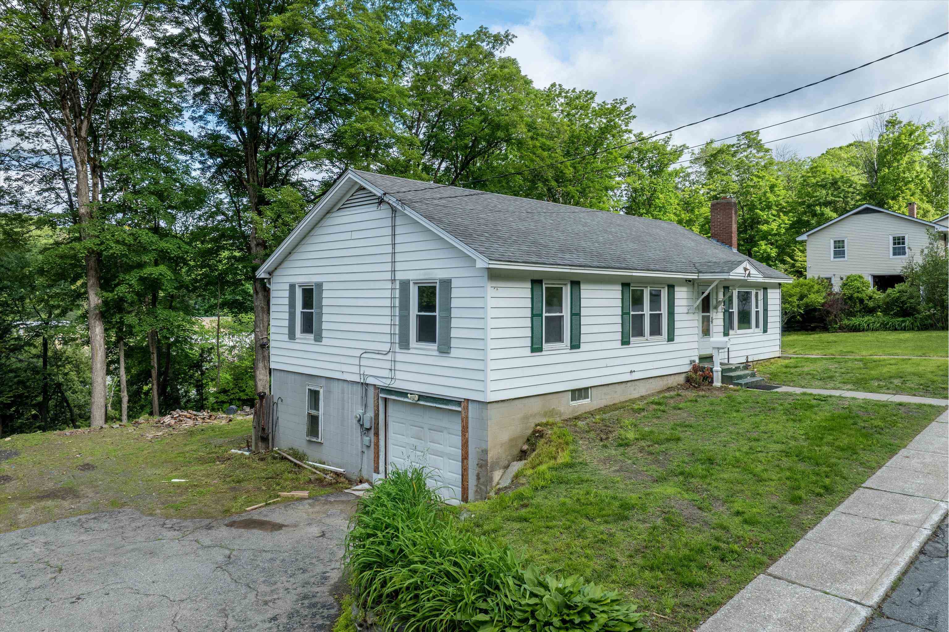 213 Commonwealth Avenue Springfield, VT 05156 - Photo 3 of 22