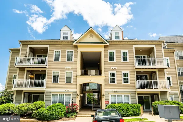 $2,300 | 1037 Gardenview Loop, Unit 302, Woodbridge, VA 22191