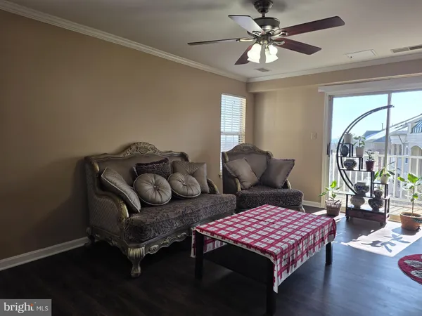 $2,300 | 1037 Gardenview Loop, Unit 302, Woodbridge, VA 22191