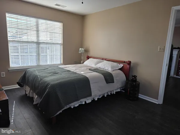 $2,300 | 1037 Gardenview Loop, Unit 302, Woodbridge, VA 22191