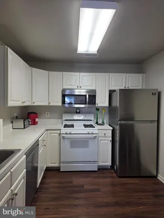 $2,300 | 1037 Gardenview Loop, Unit 302, Woodbridge, VA 22191