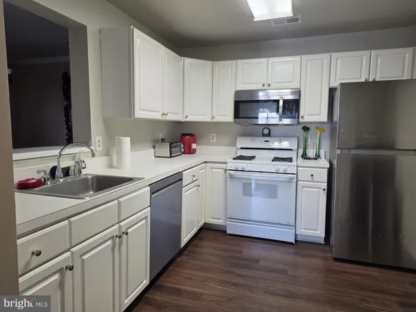 $2,300 | 1037 Gardenview Loop, Unit 302, Woodbridge, VA 22191