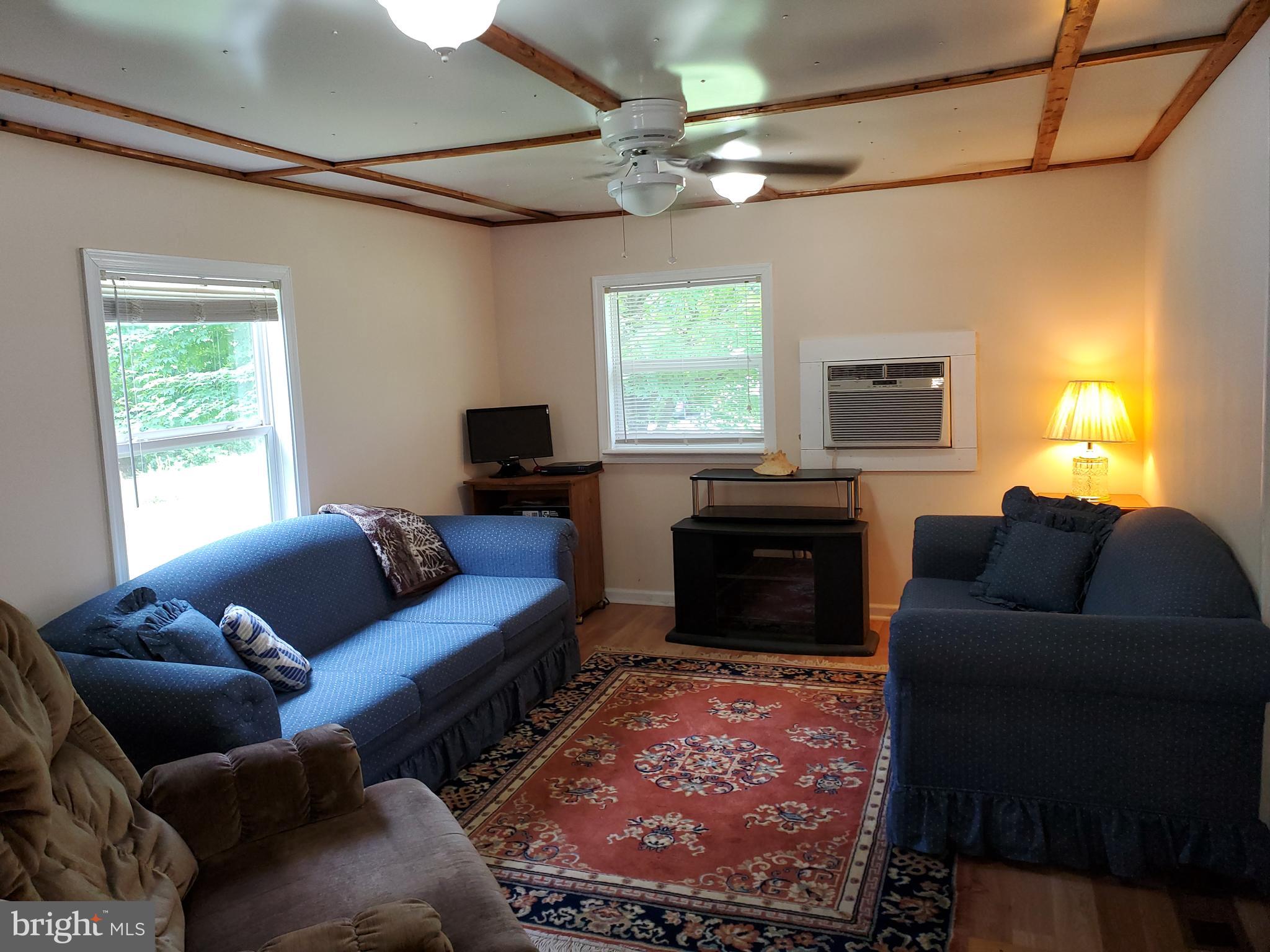 8159 Indiantown Road King George, VA 22485 - Photo 4 of 19 Living Room