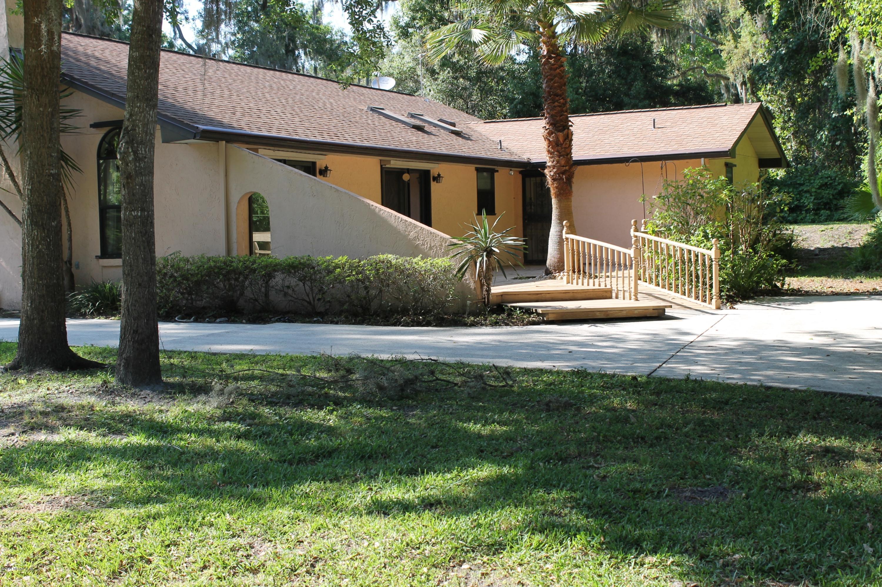 2955 Oak Road Orange Park, FL 32065 - Photo 3 of 5 Deck nortside of Home