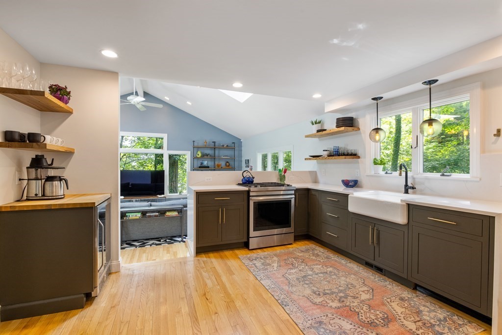 23 Fair Oaks Terrace Lexington, MA 02421 - Photo 10 of 38