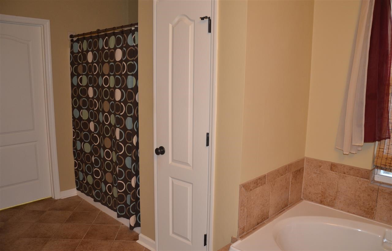 8640 Shire Ridge Loop Tallahassee, FL 32309 - Photo 5 of 25 Gallery Image 5