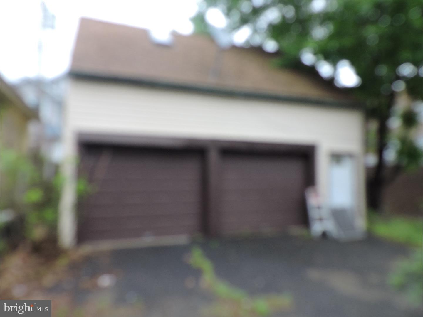 409 Netherwood Road Upper Darby, PA 19082 - Photo 4 of 12