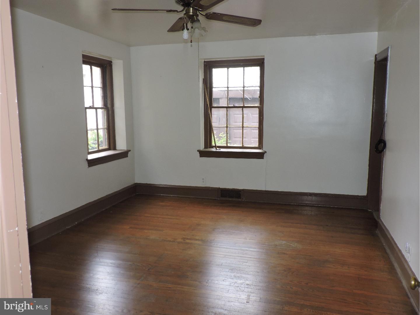 409 Netherwood Road Upper Darby, PA 19082 - Photo 6 of 12