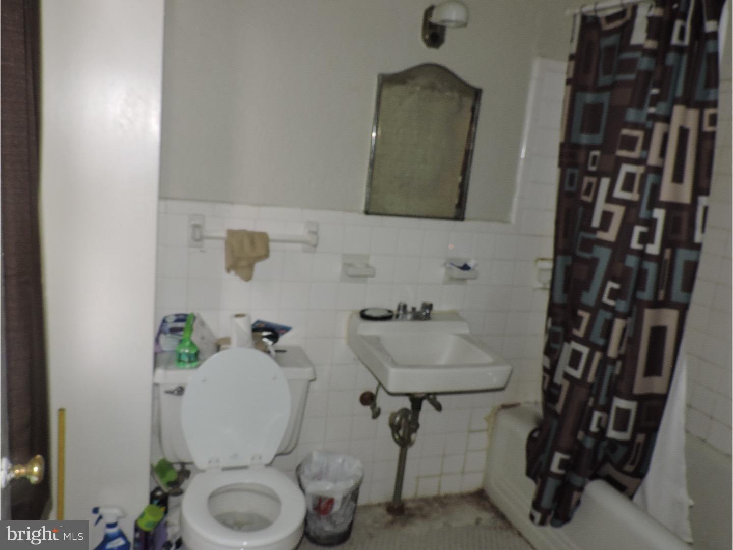 409 Netherwood Road Upper Darby, PA 19082 - Photo 10 of 12
