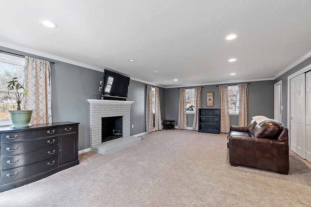 8 North Row Road Sterling, MA 01564 - Photo 5 of 29 Gallery Image 5