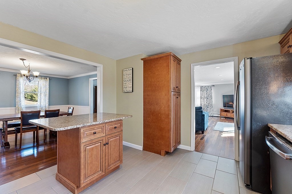 8 North Row Road Sterling, MA 01564 - Photo 9 of 29 Gallery Image 9